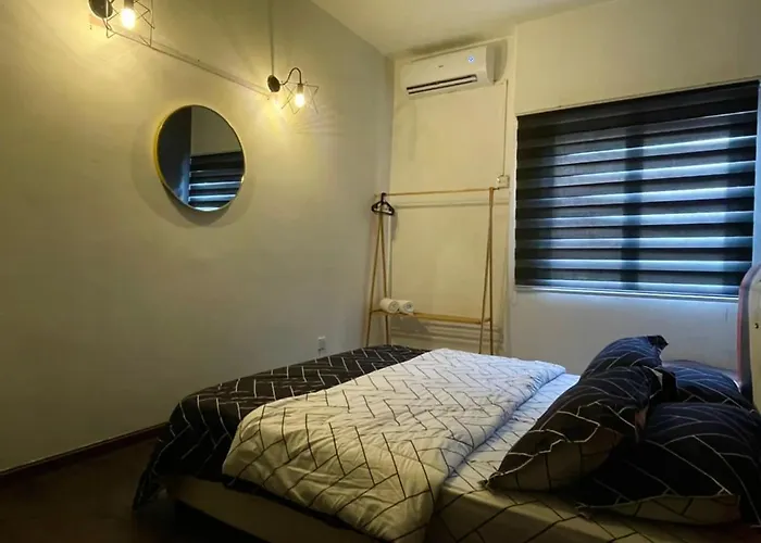 The Berlian Guesthouse - Two Beedroom Apartment With Pool View