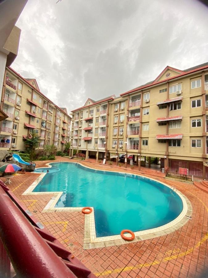 The Berlian - Two Beedroom With Pool View Port Dickson